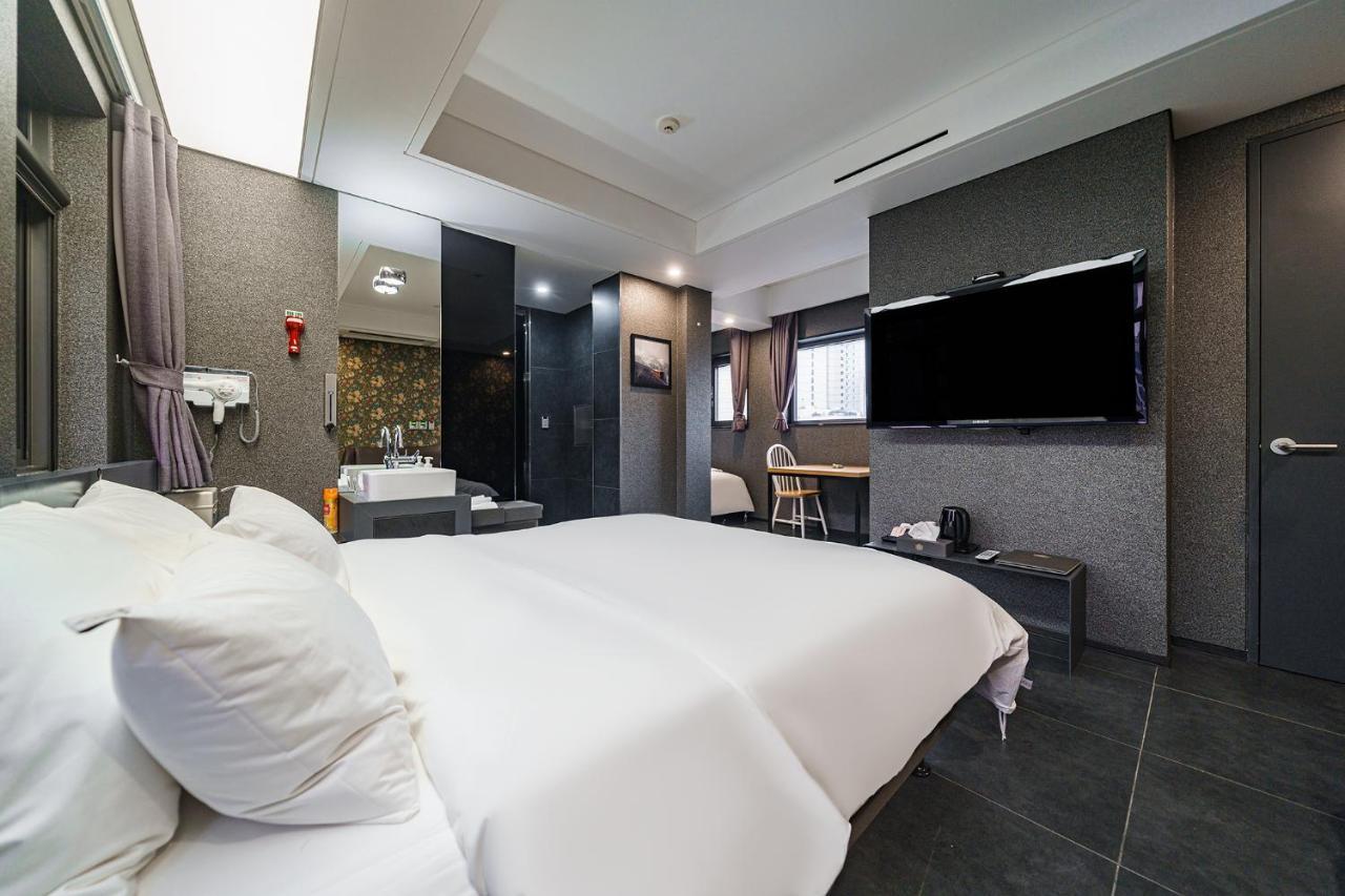 Starhills Hotel Seoel Buitenkant foto