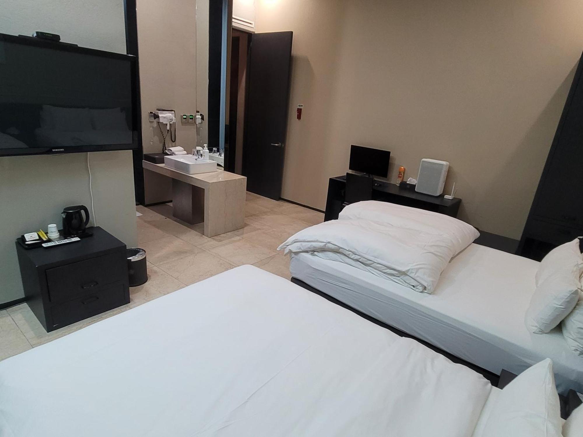 Starhills Hotel Seoel Buitenkant foto